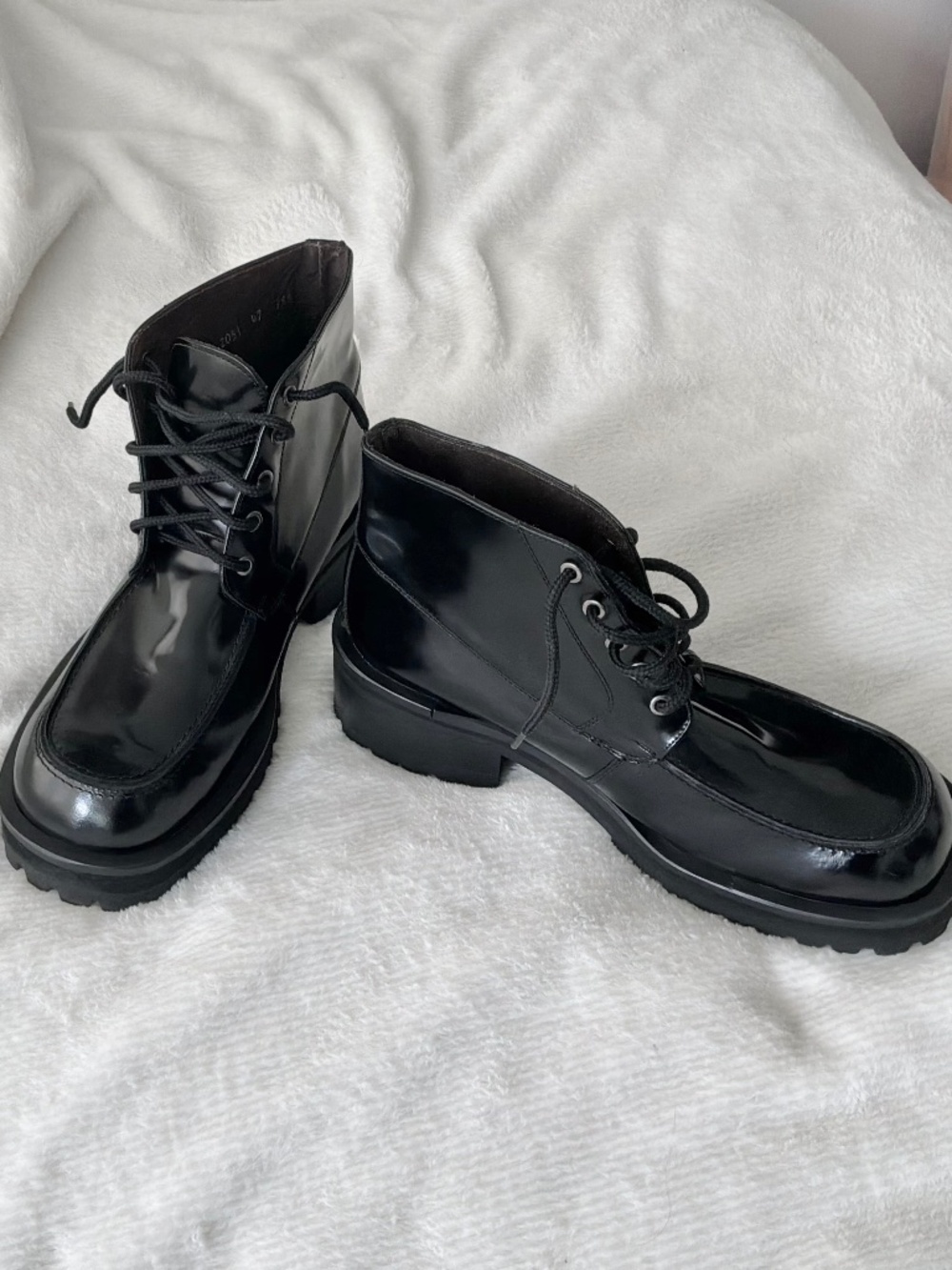 BED STU Men’s Glossy Patent Leather Lace Up Chunky Ankle Boots - Size 10.5